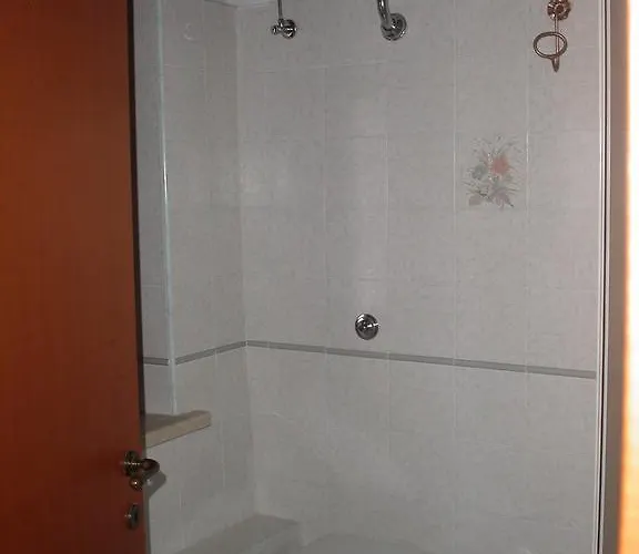 Otel La Rosa Pauli Arbarei